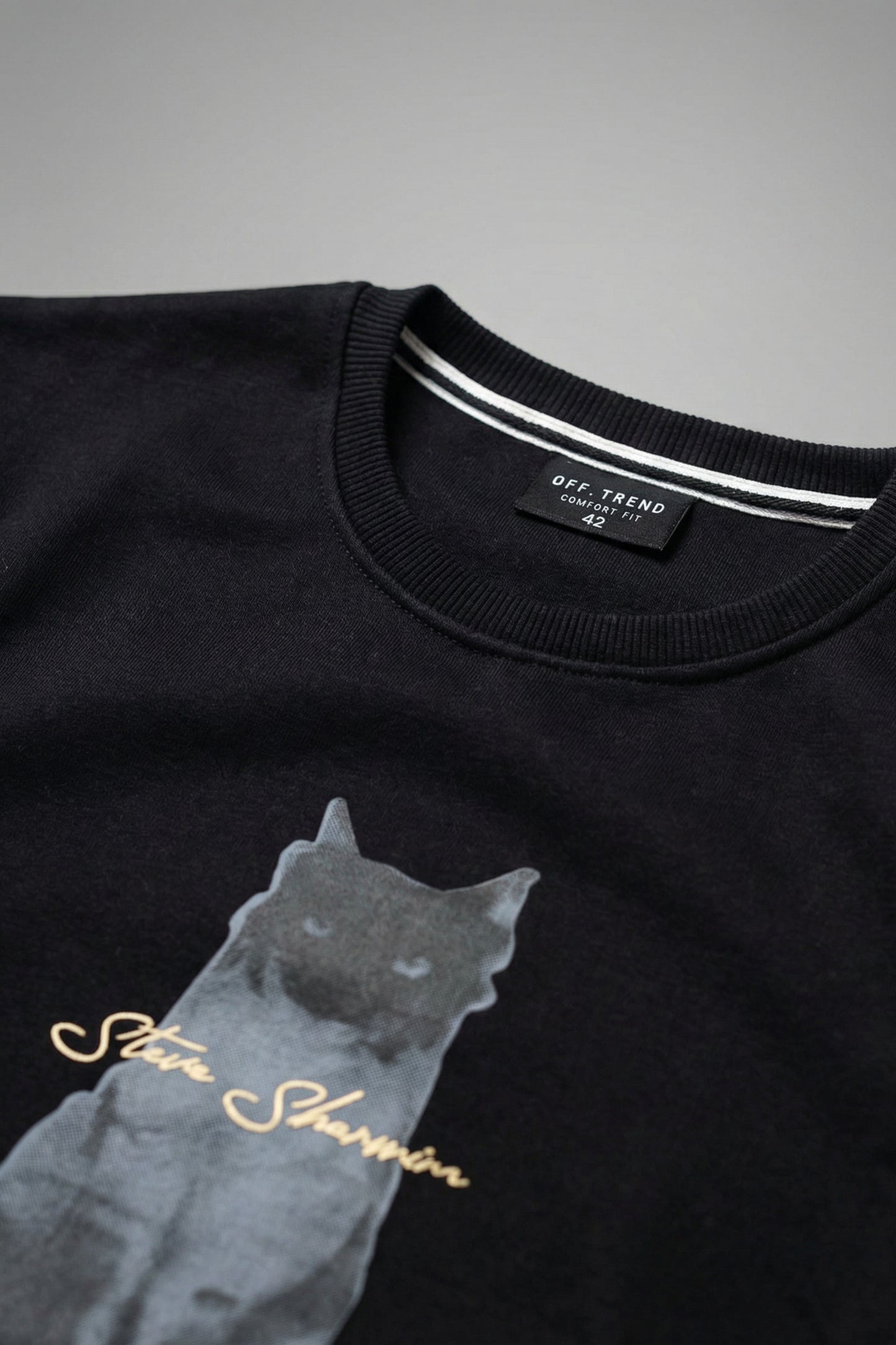 Shadow Cat Art Crewneck – Midnight Black