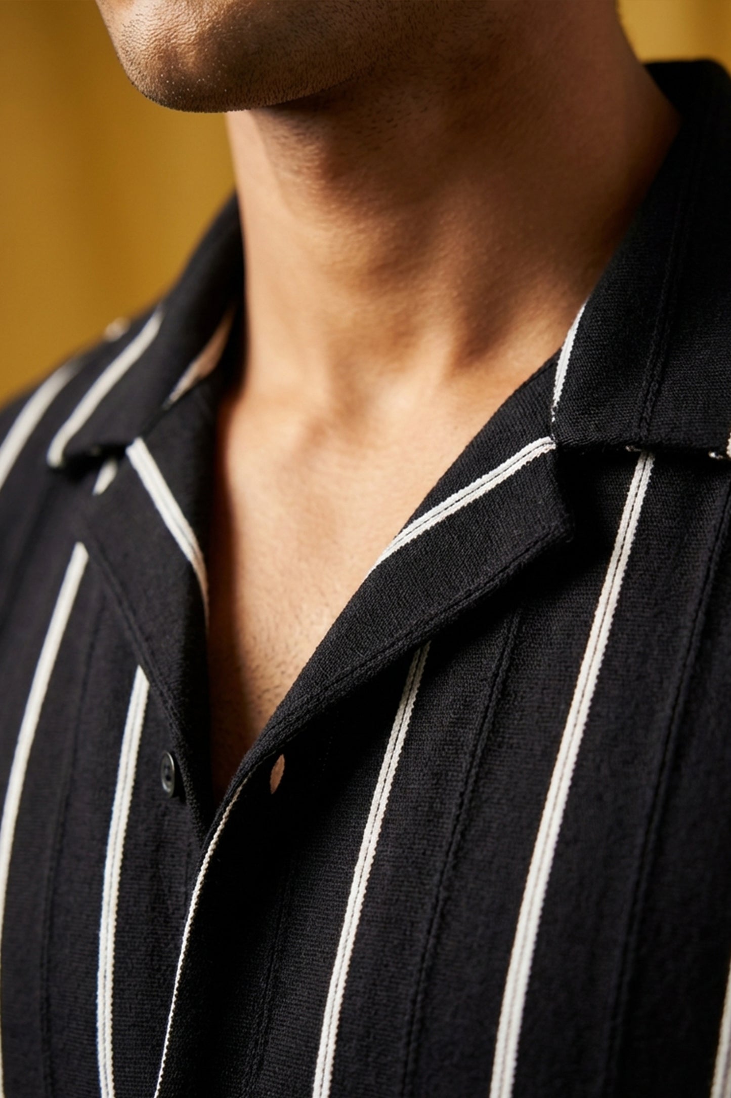 Monochrome Pulse — BLACK STRIPE